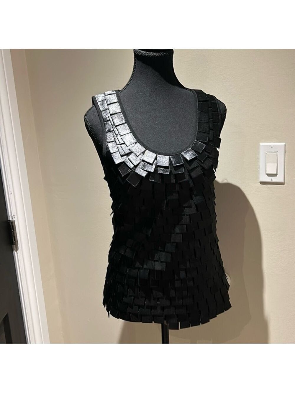 Laura party top